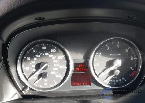 2015 BMW X1 xDrive28I z USA, uszkodzony, nr VIN WBAVL1C57FVY28274